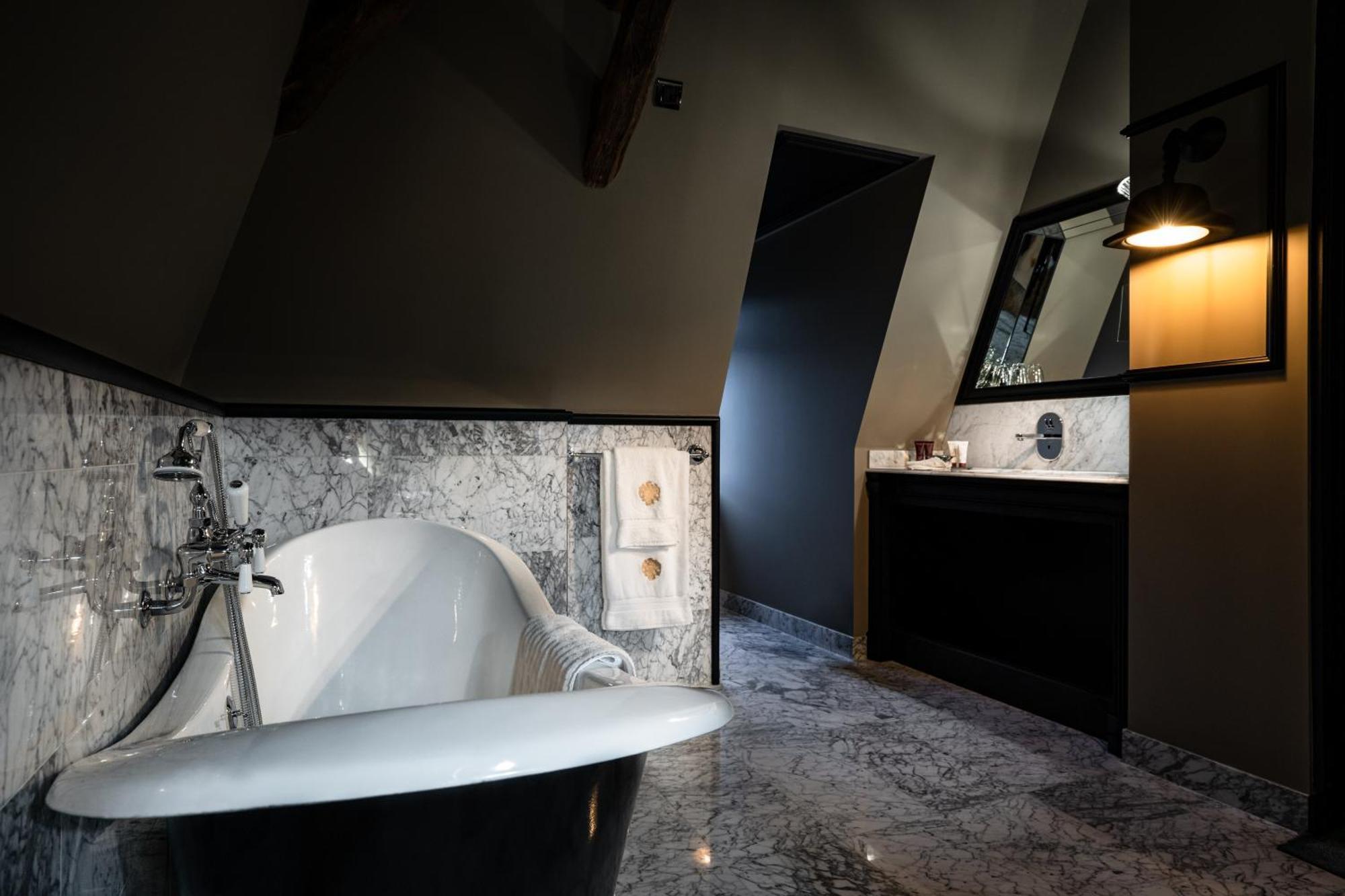 Chateau De Maubreuil 5*